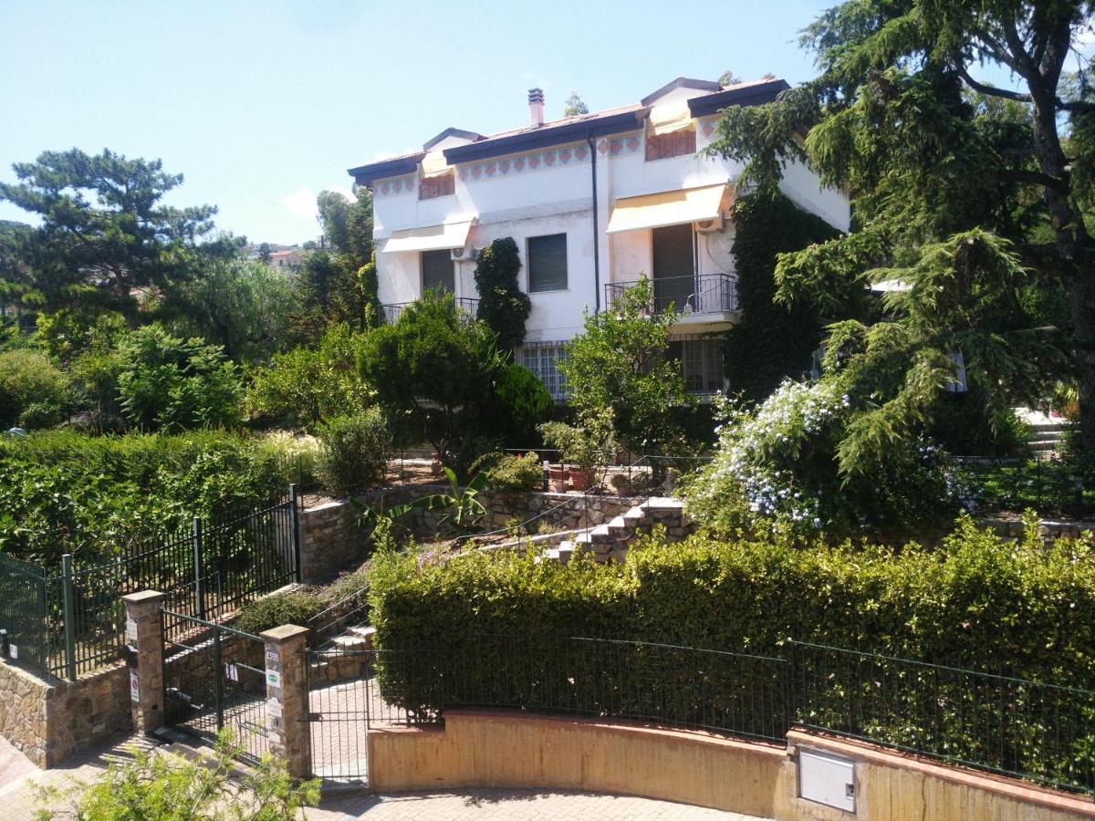 Casa Di Rossana Bed&Breakfast Санремо Екстер'єр фото